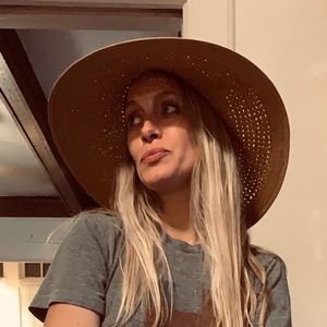 Meet your Posher, Katherine